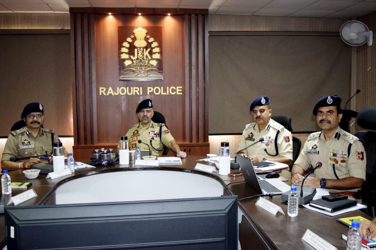 'DGP J&K, IG Jammu Review Anti-Terror Operations In Rajouri'