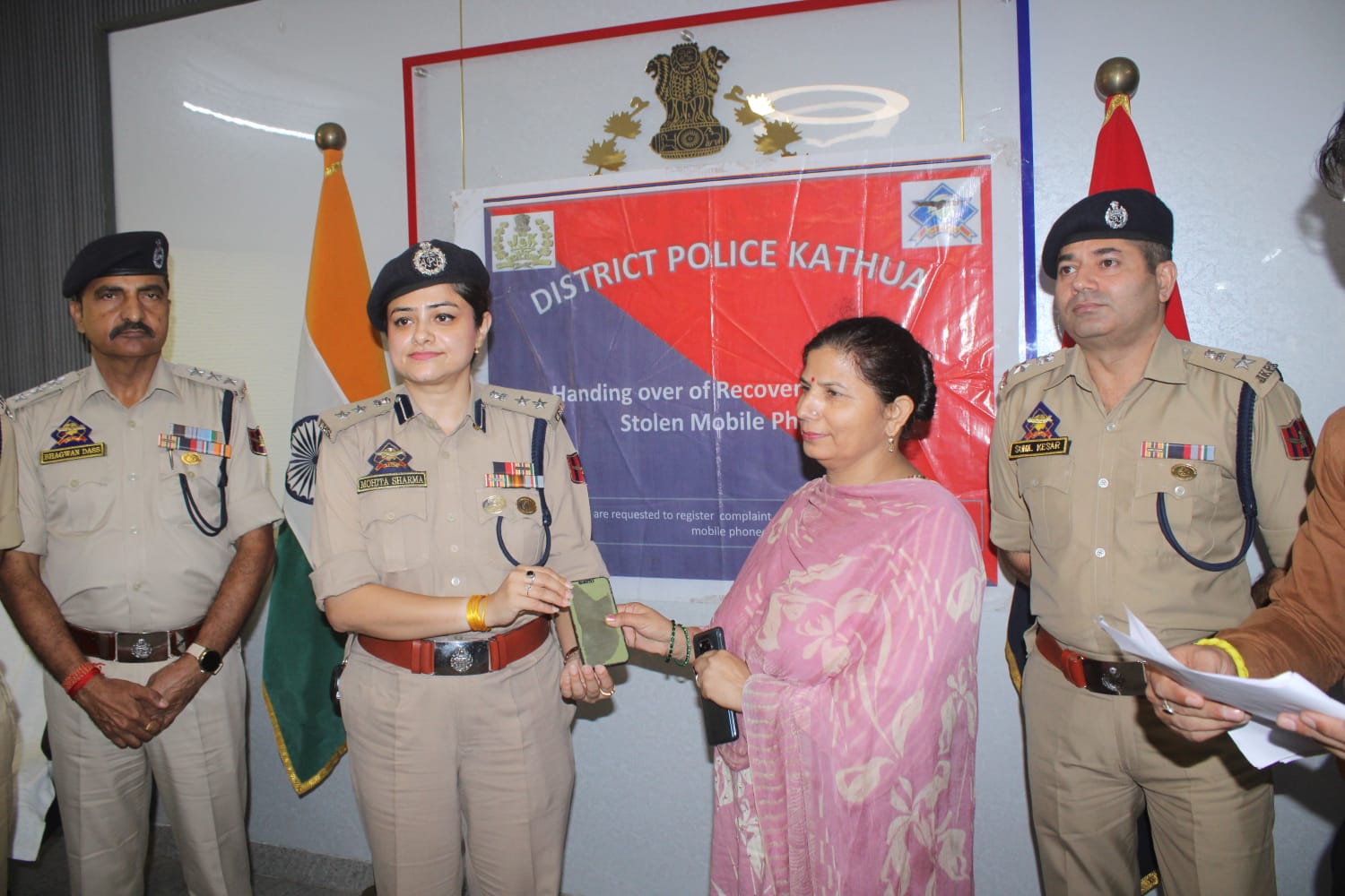 'Kathua Police Recovers 105 Lost Mobile Phones Worth Rs 23.50 Lakh, Rs 50 Lakh in Cyber Fraud Cases'