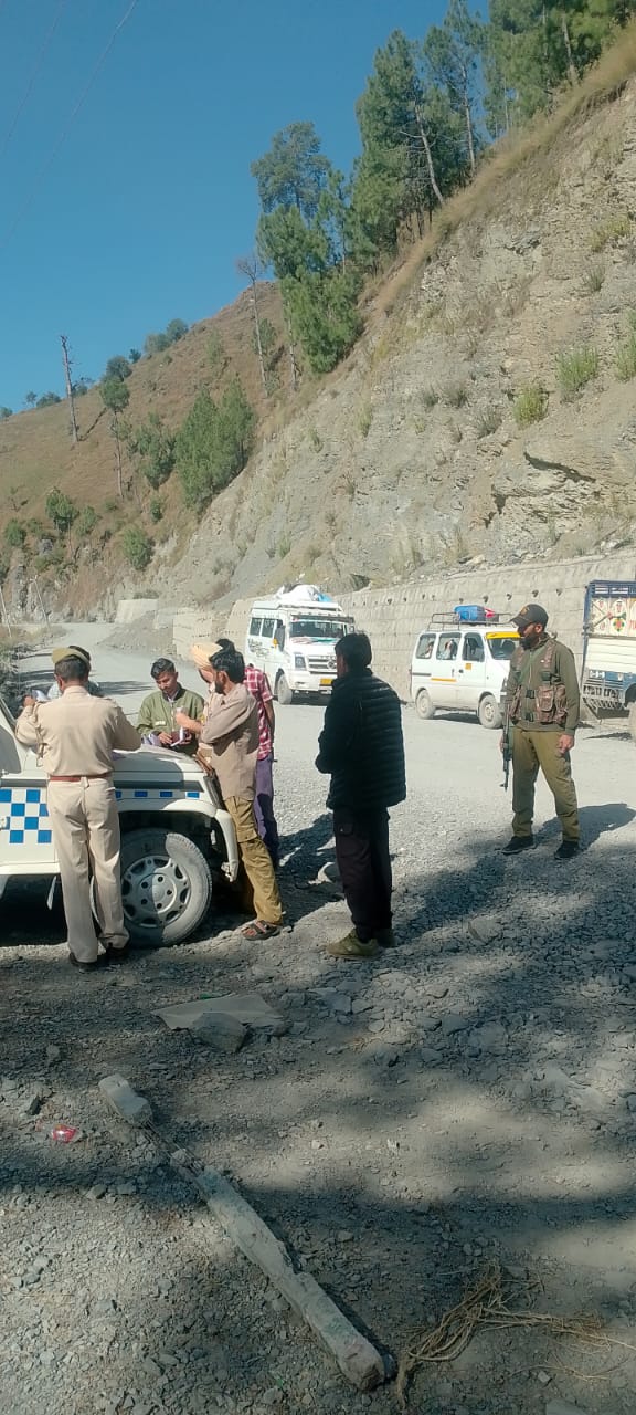 '`Reasi Police Crackdown On Old, Unroadworthy Vehicles - 388 Challaned, 75 Seized In 5 Days`'