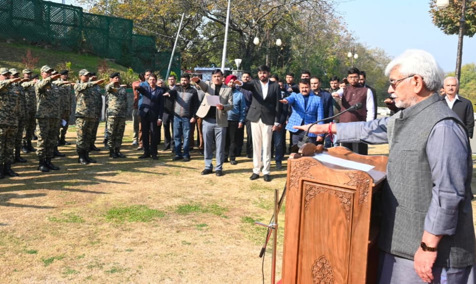'Lieutenant Governor Administers ‘Unity Pledge’ to Lok Bhavan officials, staff and security personnel'